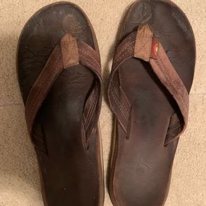 Women’s rainbows size 9 brown sandals